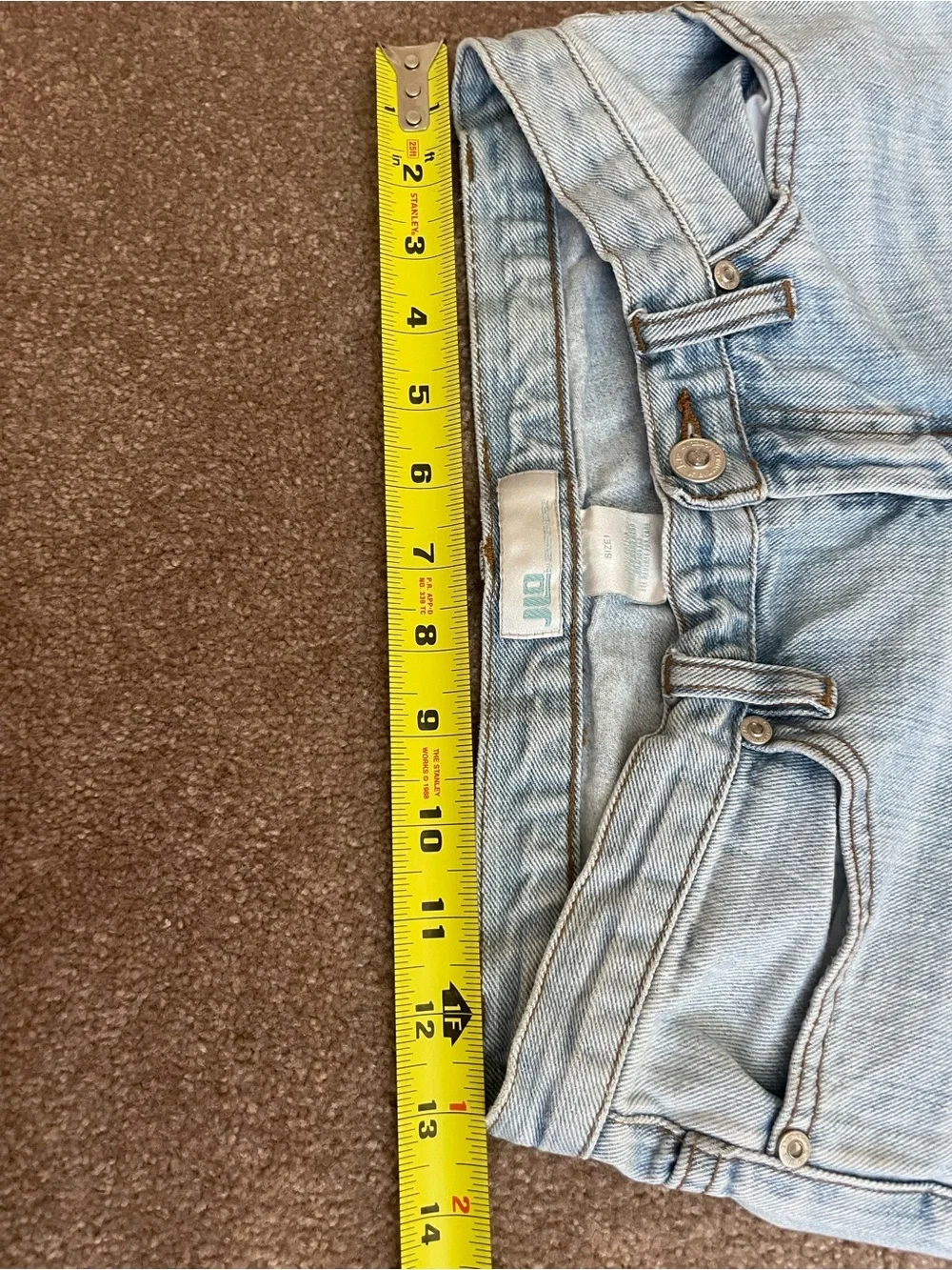 Jennifer Lopez low rise, bootcut  Light Wash vintage Flare Jeans